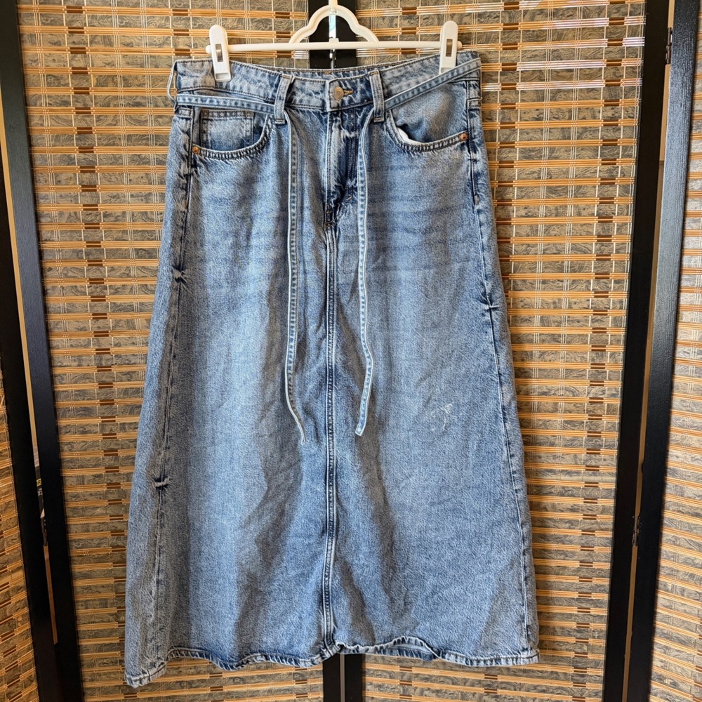 H&M Denim Midi Skirt Women Size M Light Blue Acid Wash High Waist Casual Skirt